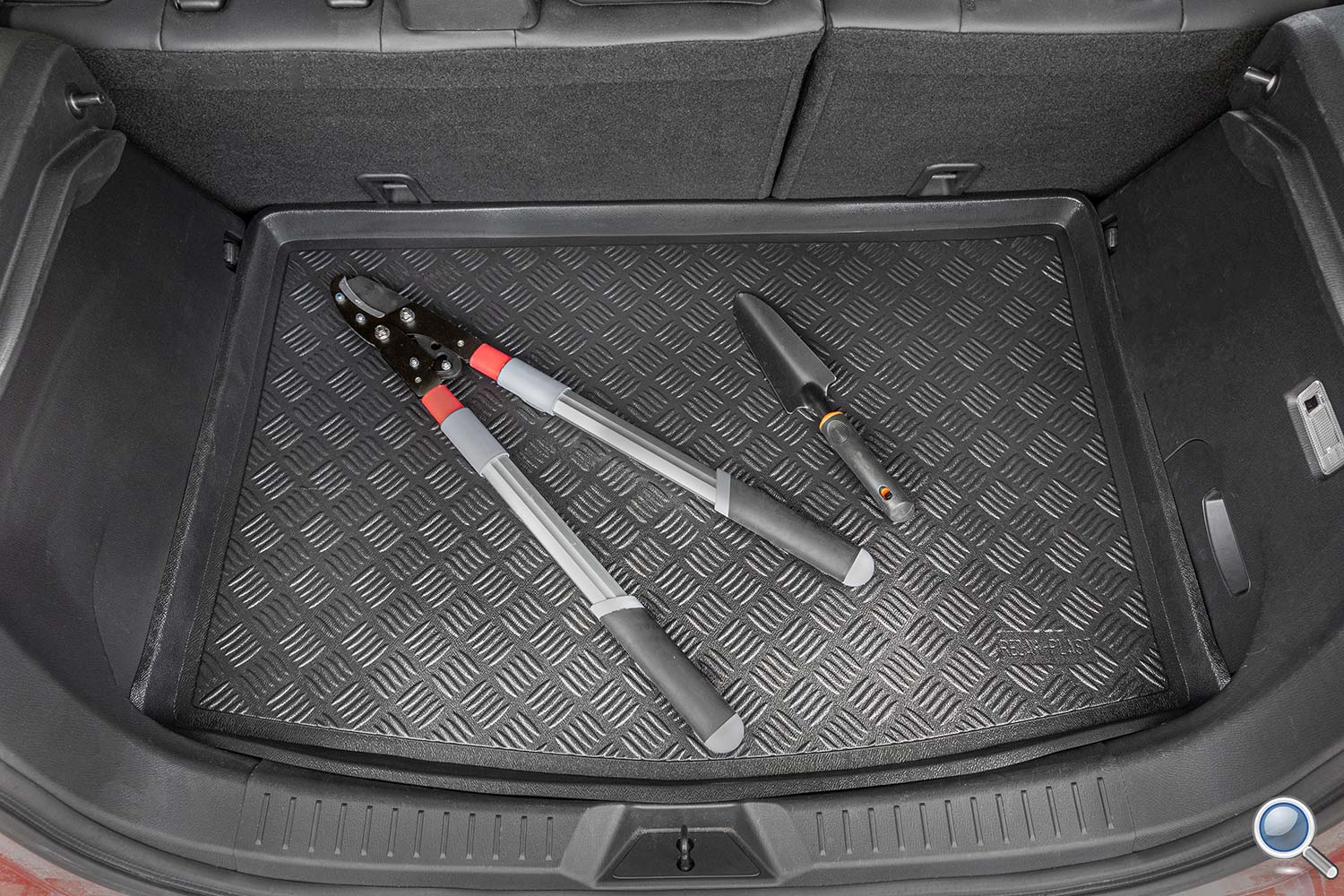 Csomagtértálcák helyfoglaló képe